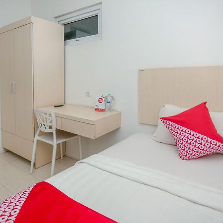 Oyo 850 Lapan Lapan Hotel Banjarmasin  Kültér fotó