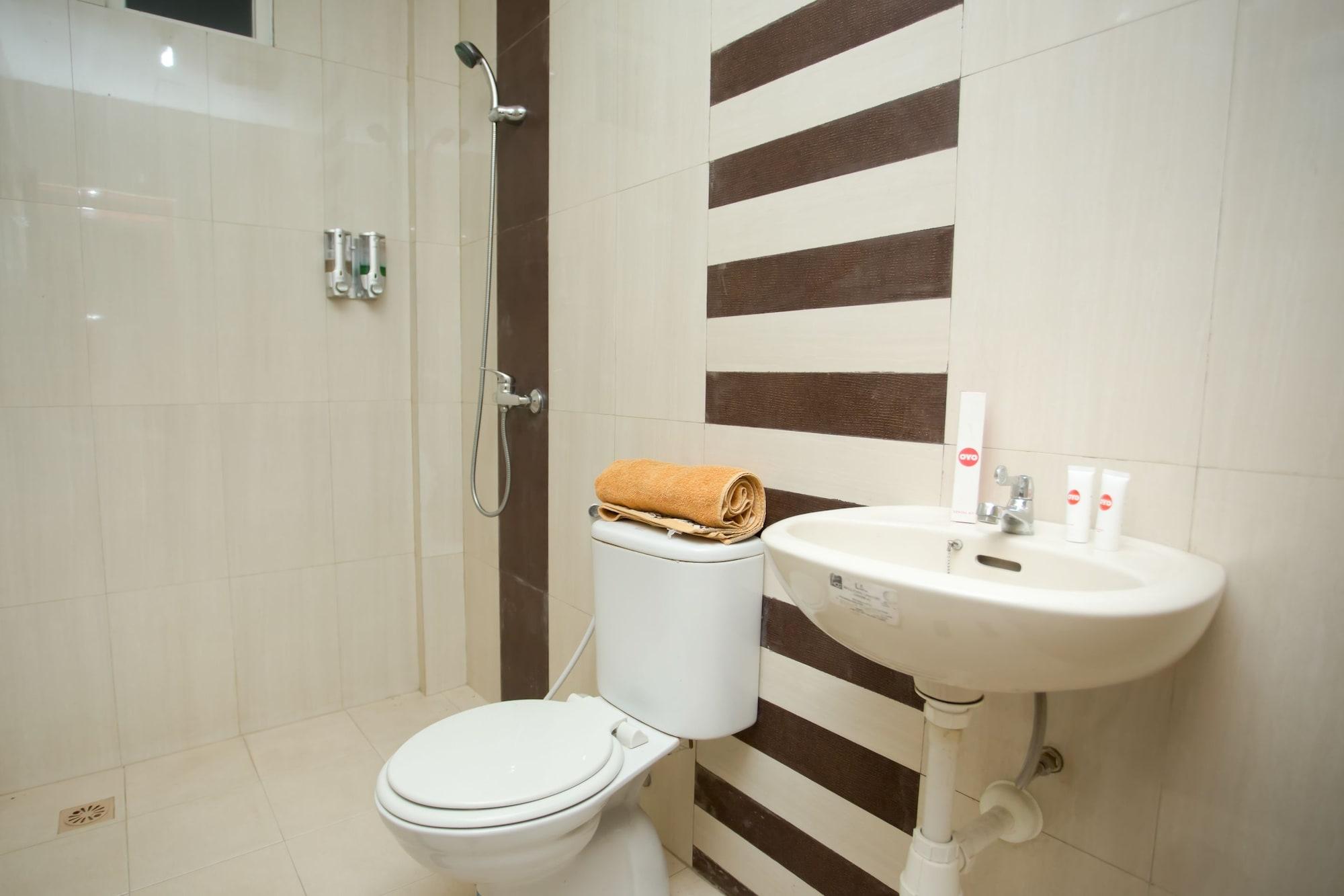 Oyo 850 Lapan Lapan Hotel Banjarmasin  Kültér fotó