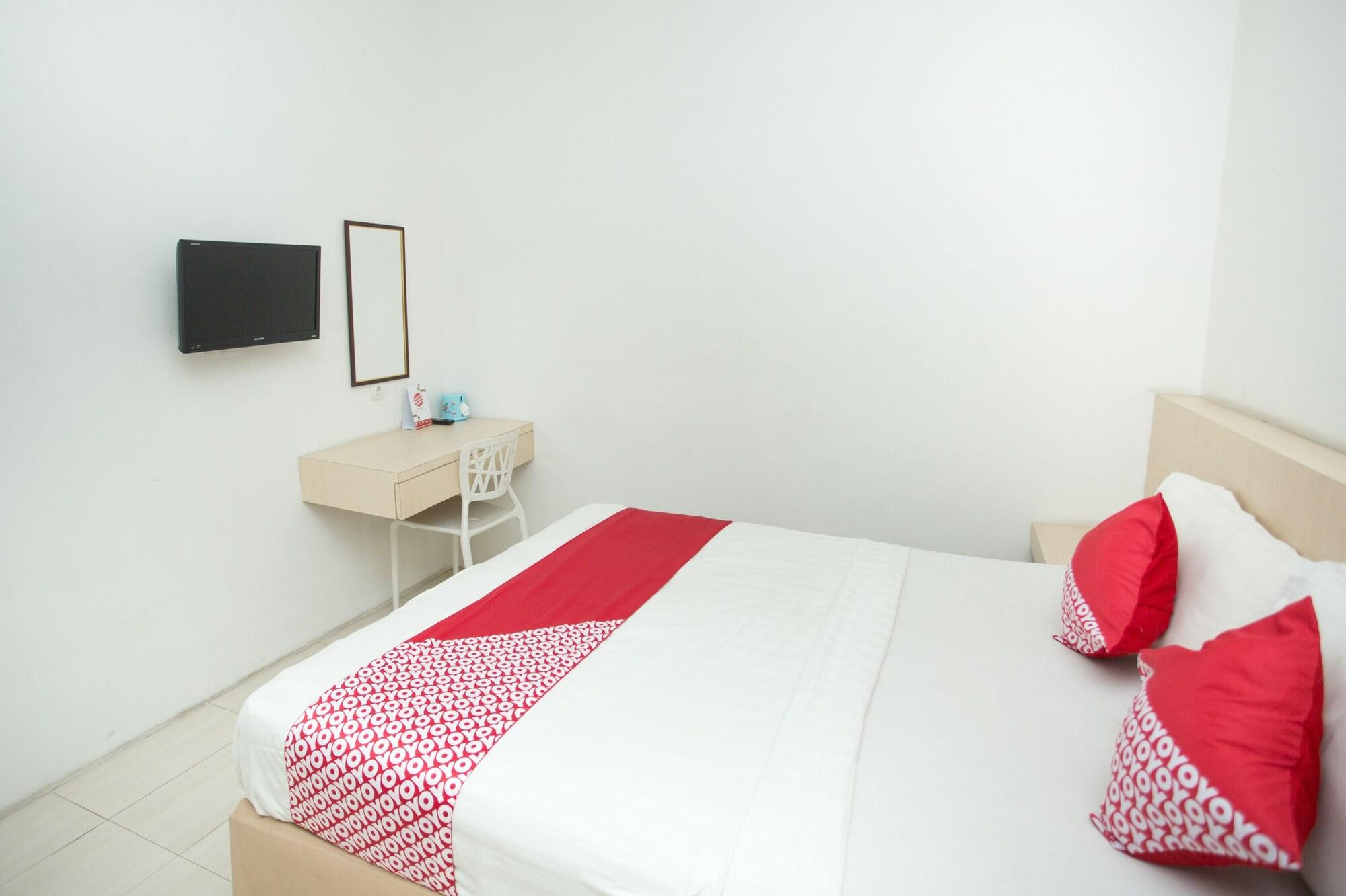 Oyo 850 Lapan Lapan Hotel Banjarmasin  Kültér fotó