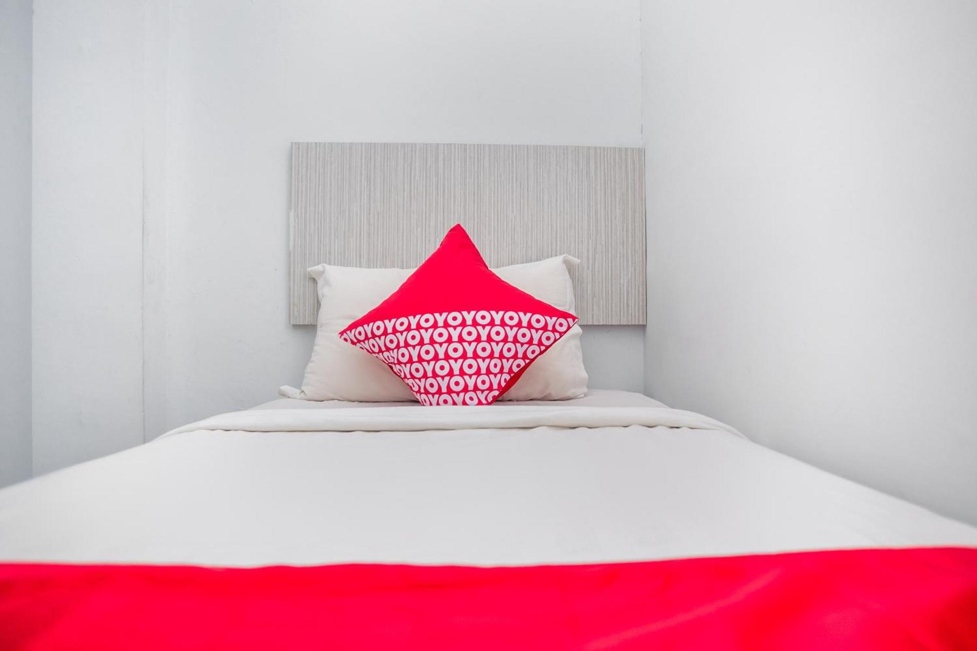 Oyo 850 Lapan Lapan Hotel Banjarmasin  Kültér fotó