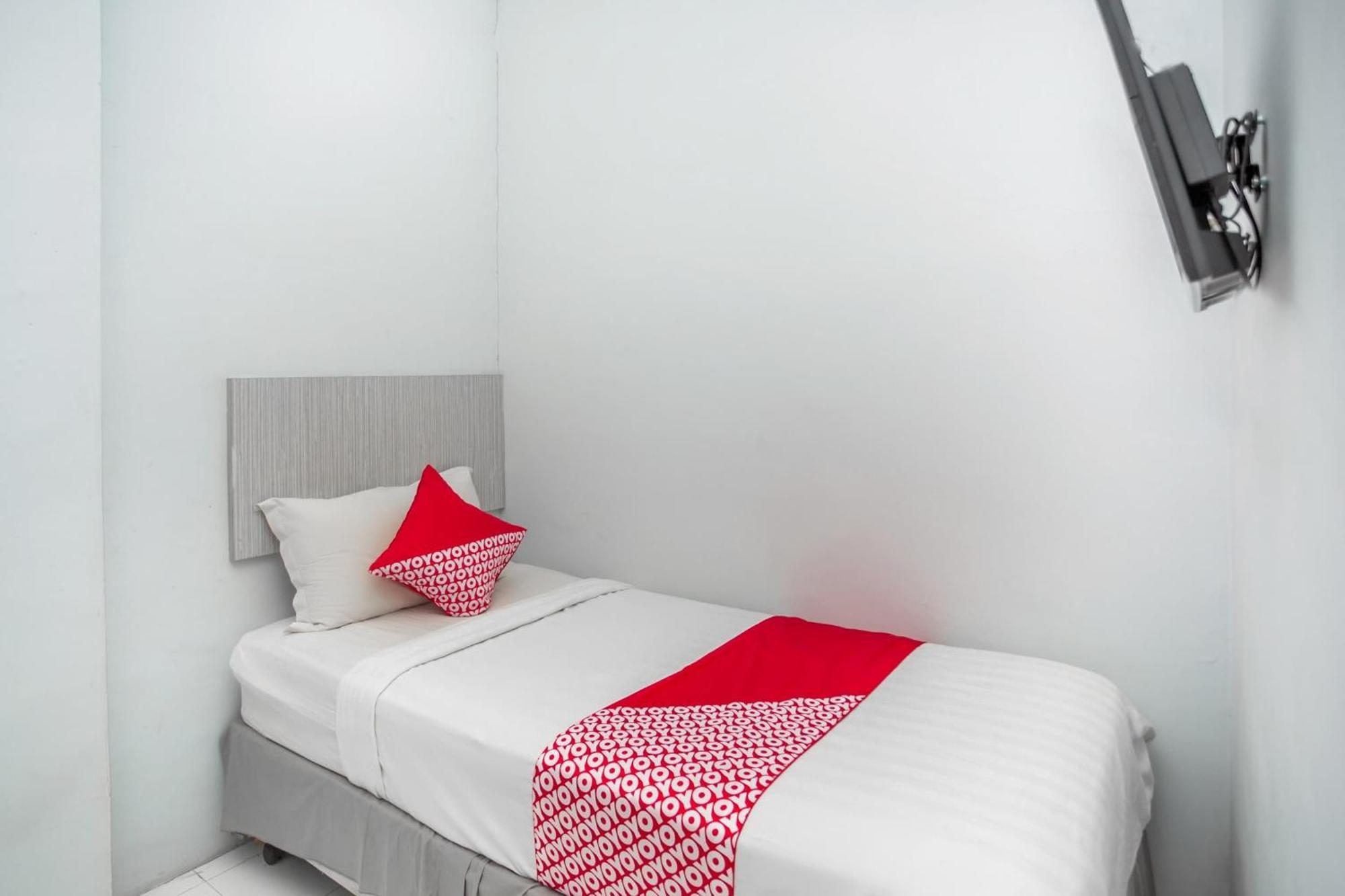 Oyo 850 Lapan Lapan Hotel Banjarmasin  Kültér fotó