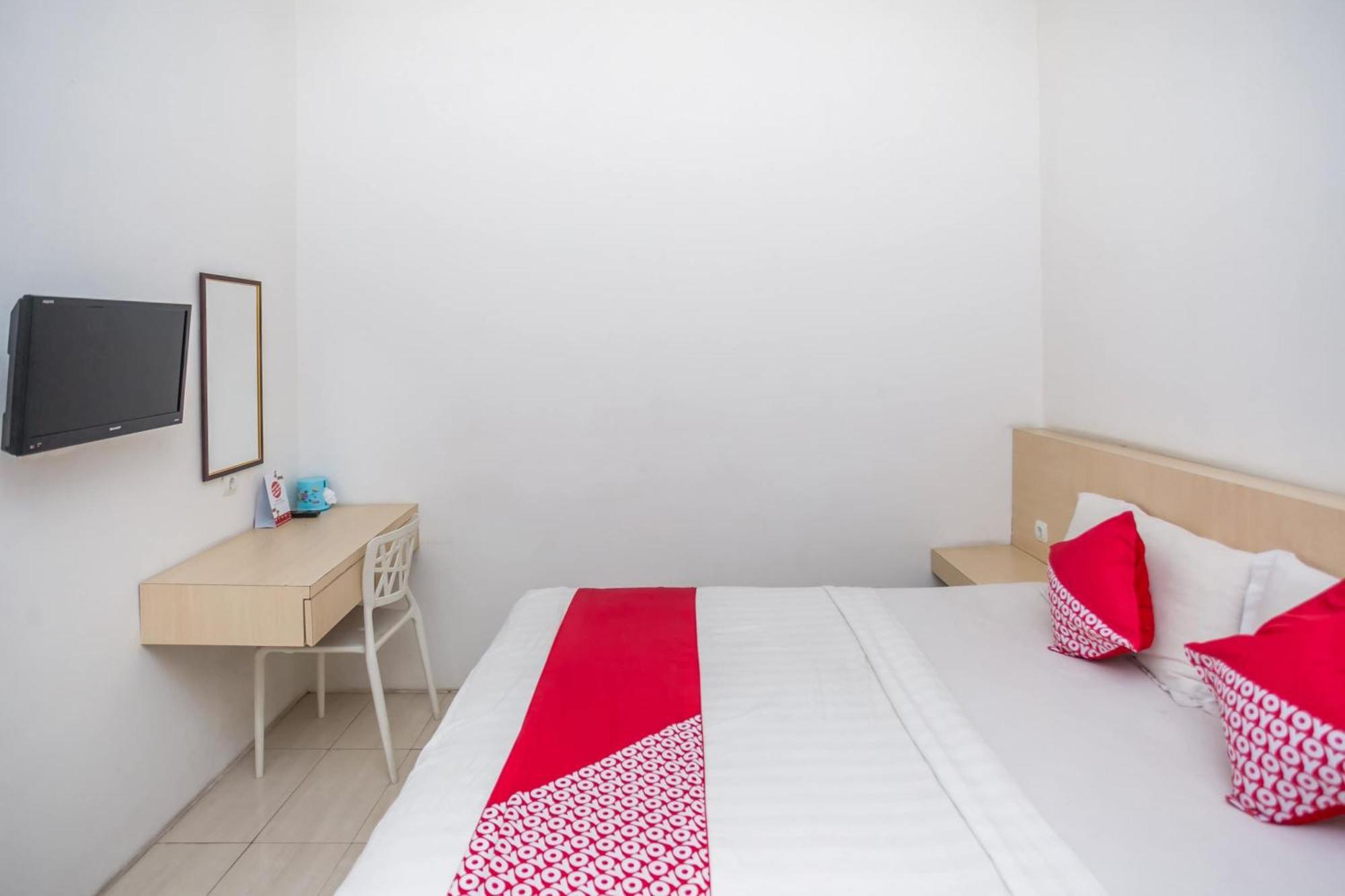 Oyo 850 Lapan Lapan Hotel Banjarmasin  Kültér fotó