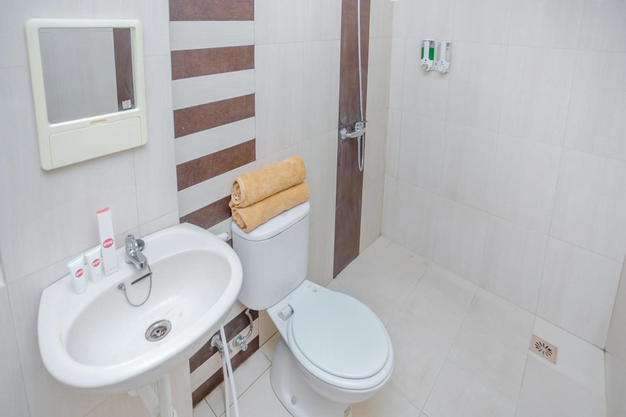 Oyo 850 Lapan Lapan Hotel Banjarmasin  Kültér fotó