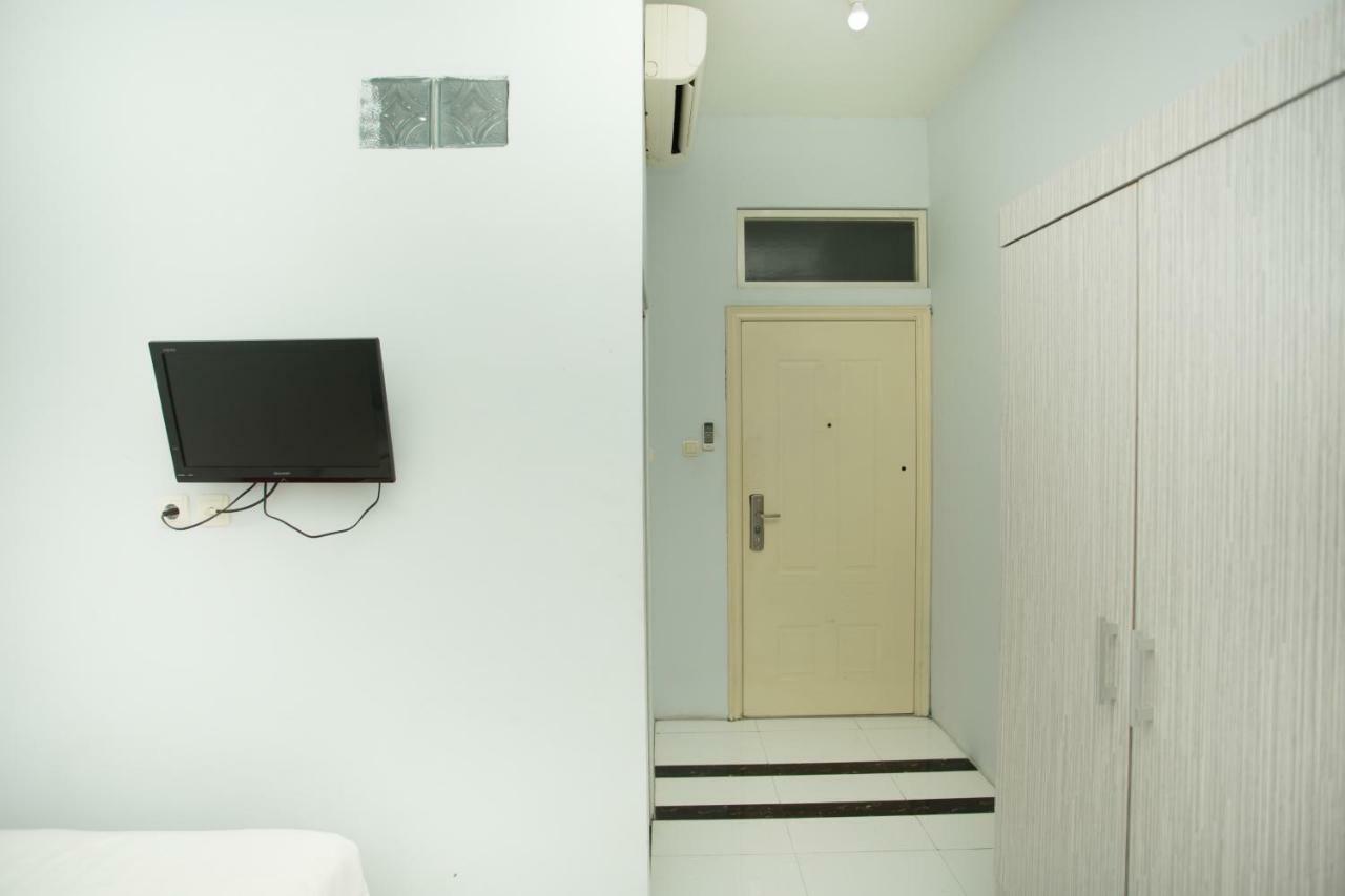 Oyo 850 Lapan Lapan Hotel Banjarmasin  Kültér fotó