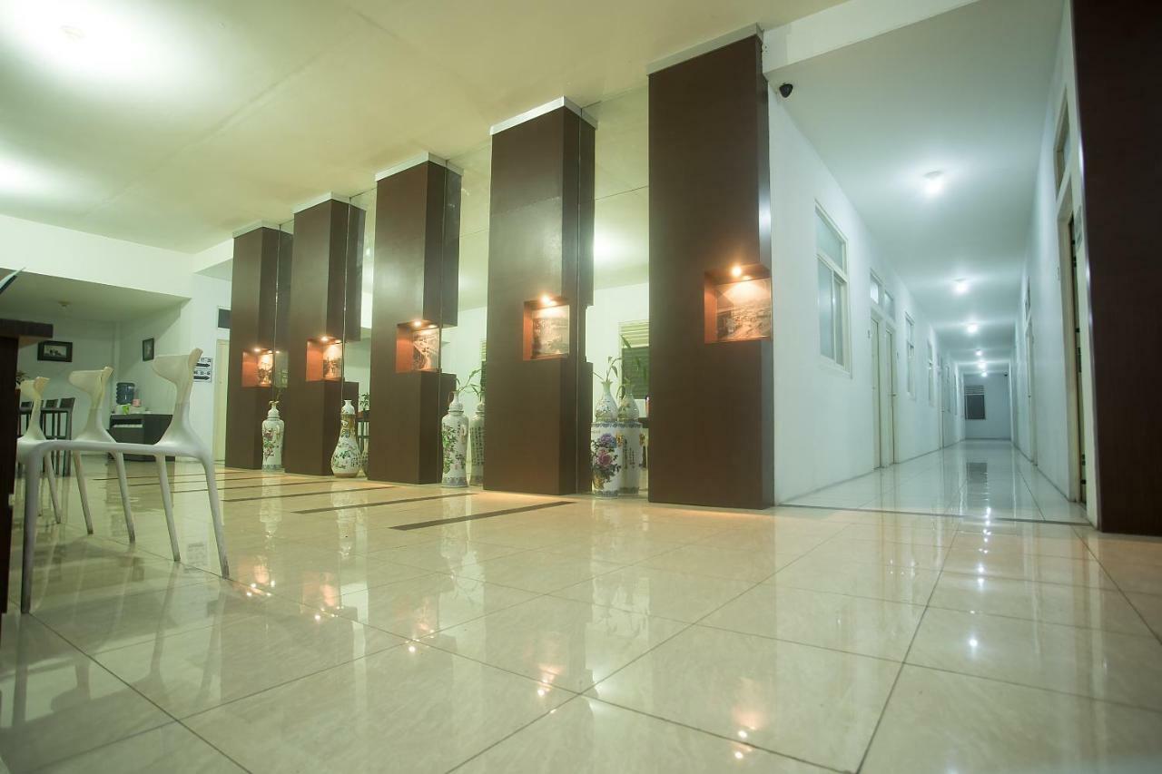 Oyo 850 Lapan Lapan Hotel Banjarmasin  Kültér fotó